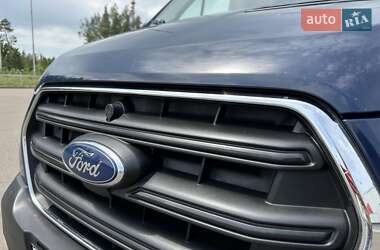 Грузовой фургон Ford Transit 2019 в 