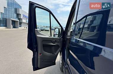 Грузовой фургон Ford Transit 2019 в 