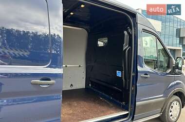 Грузовой фургон Ford Transit 2019 в 