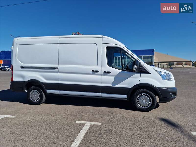 Грузовой фургон Ford Transit 2017 в Луцке