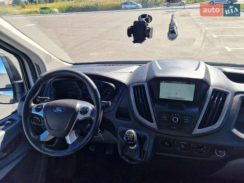 Грузовой фургон Ford Transit 2017 в Луцке