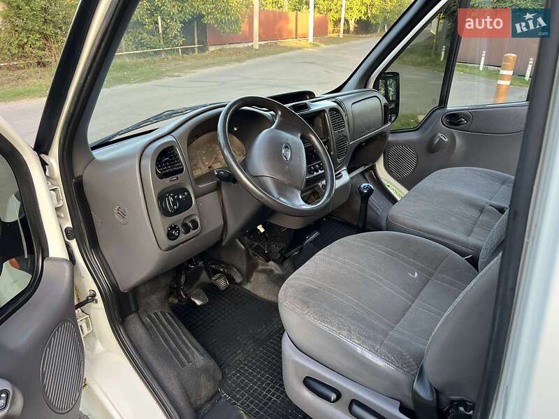 Грузопассажирский фургон Ford Transit 2002 в Измаиле