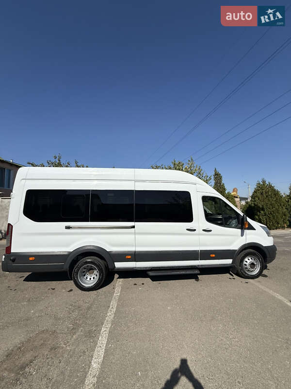 Микроавтобус Ford Transit 2017 в 