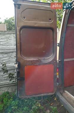 Вантажний фургон Ford Transit 2001 в 
