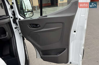 Вантажний фургон Ford Transit 2021 в 