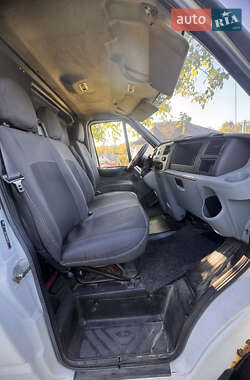 Грузовой фургон Ford Transit 2006 в 