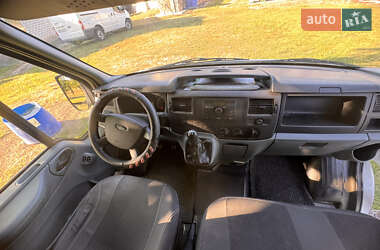Грузовой фургон Ford Transit 2006 в 