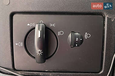 Грузовой фургон Ford Transit 2012 в 