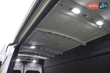 Вантажний фургон Ford Transit 2020 в 
