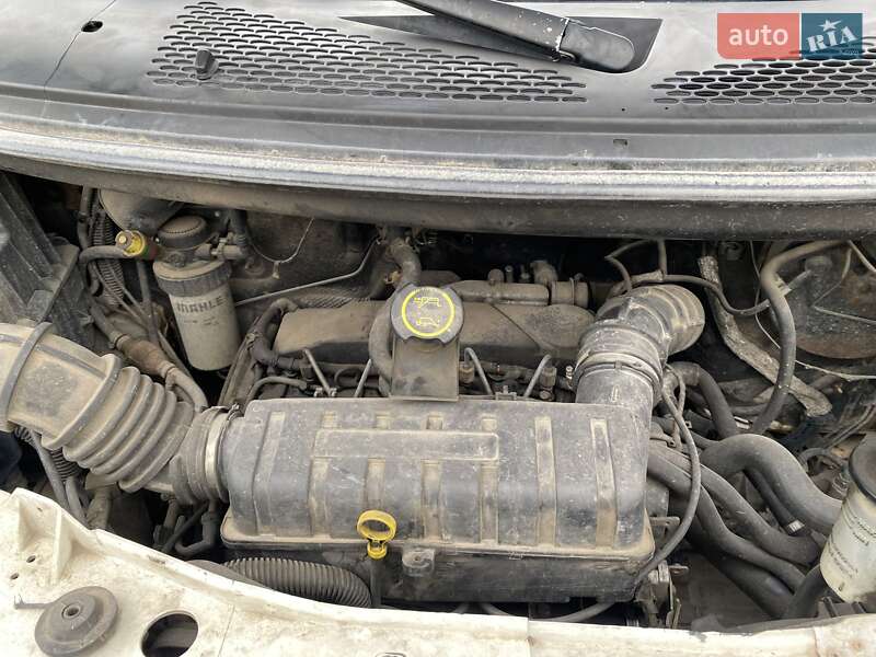 Грузопассажирский фургон Ford Transit 2003 в Николаеве