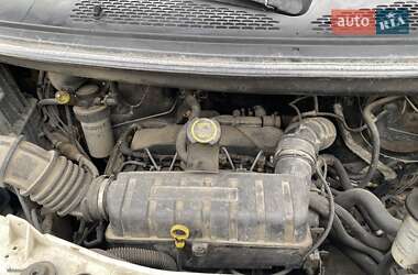 Вантажопасажирський фургон Ford Transit 2003 в 