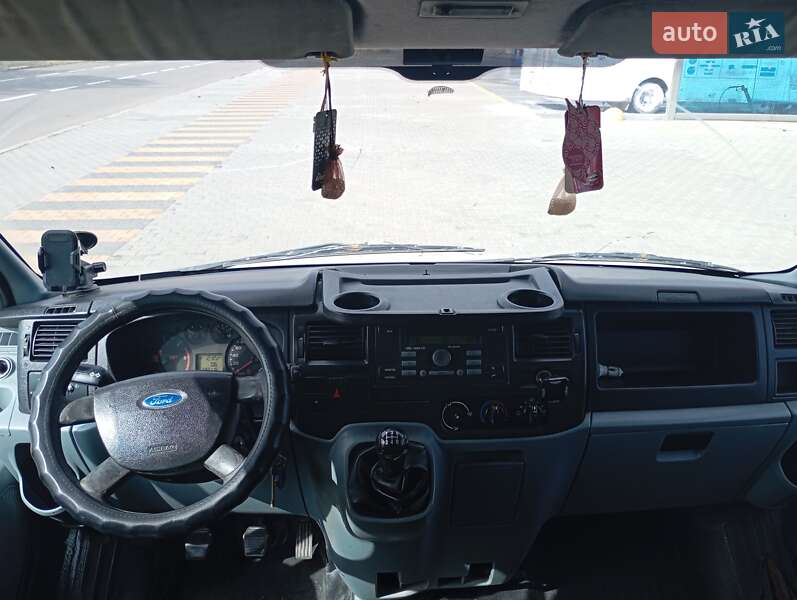 Вантажний фургон Ford Transit 2007 в Миколаєві