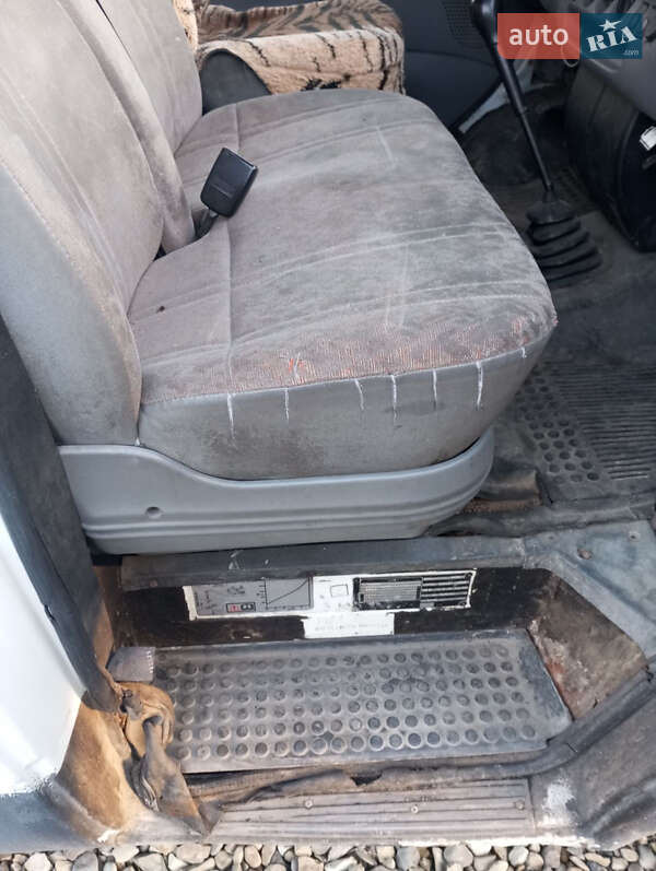 Вантажний фургон Ford Transit 1995 в Косові