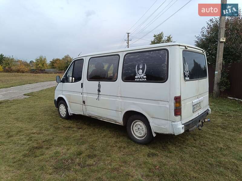 Вантажопасажирський фургон Ford Transit 1986 в Ромнах