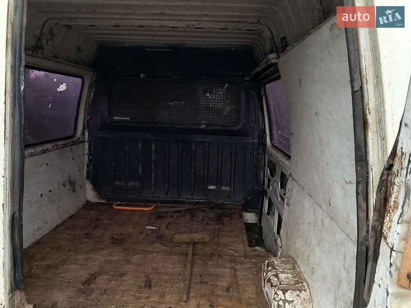 Вантажний фургон Ford Transit 1993 в Сараті