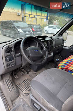 Грузовой фургон Ford Transit 2004 в 
