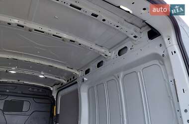 Грузовой фургон Ford Transit 2019 в 