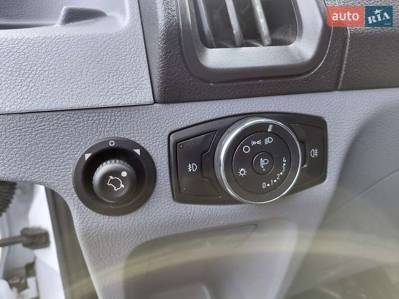 Вантажний фургон Ford Transit 2019 в Івано-Франківську