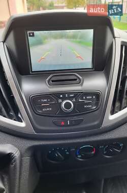 Вантажний фургон Ford Transit 2017 в 