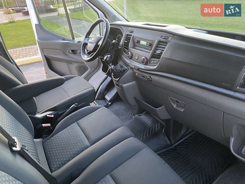 Вантажний фургон Ford Transit 2020 в Ірпені