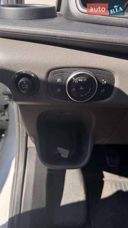 Микроавтобус Ford Transit 2019 в Киеве фото 7 Микроавтобус Ford Transit 2019 в Киеве