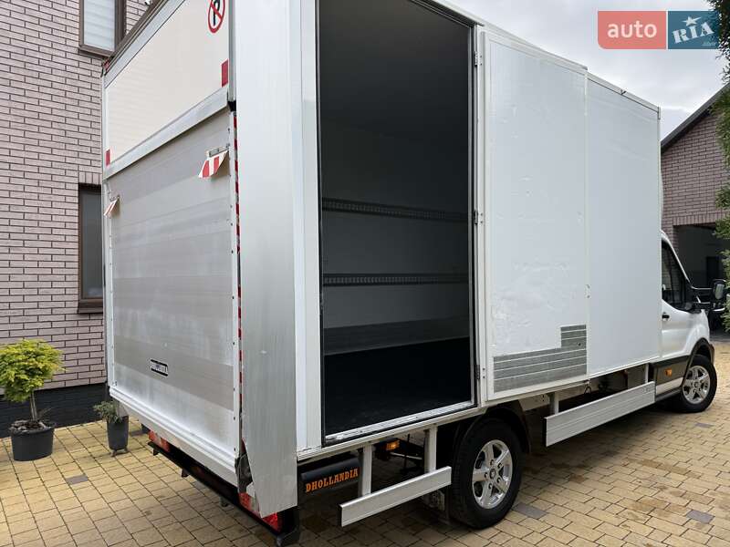 Вантажний фургон Ford Transit 2021 в Радивиліві