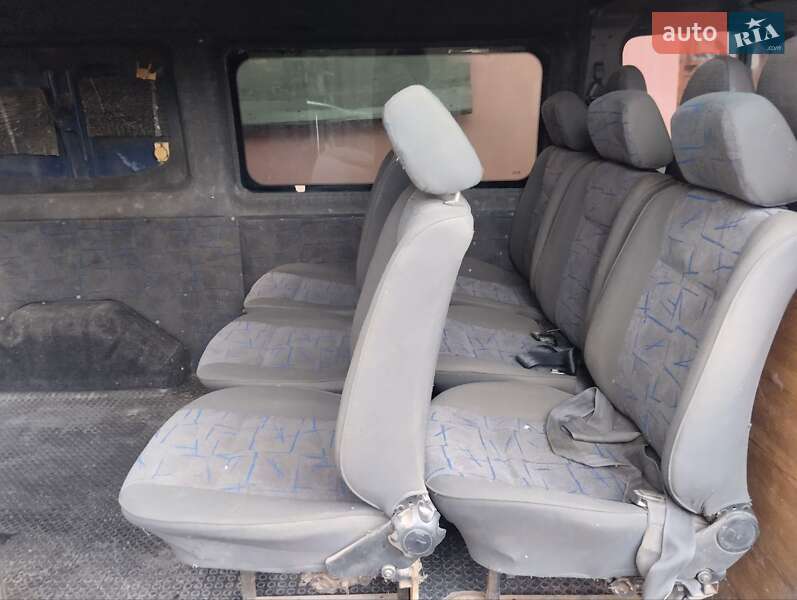 Грузовой фургон Ford Transit 2005 в Никополе