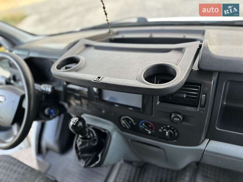 Вантажний фургон Ford Transit 2006 в Калуші