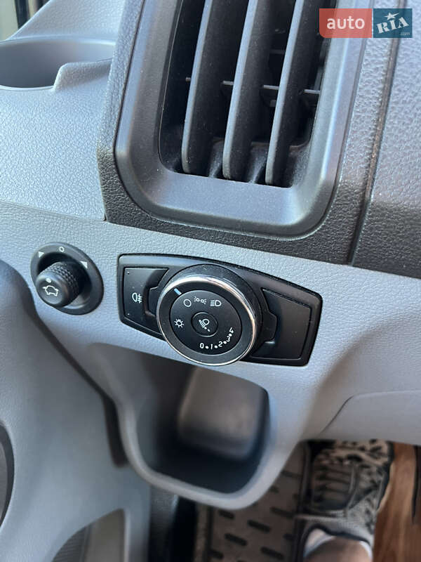 Грузовой фургон Ford Transit 2016 в Дунаевцах