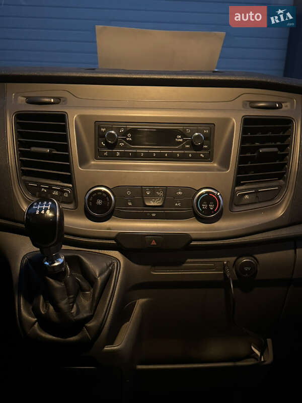 Вантажопасажирський фургон Ford Transit 2019 в Дніпрі
