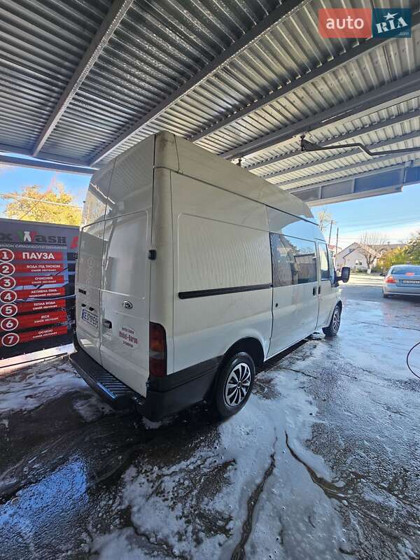 Грузовой фургон Ford Transit 2004 в Новоднестровске