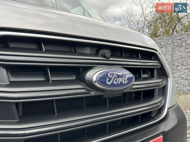 Грузовой фургон Ford Transit 2020 в Ровно