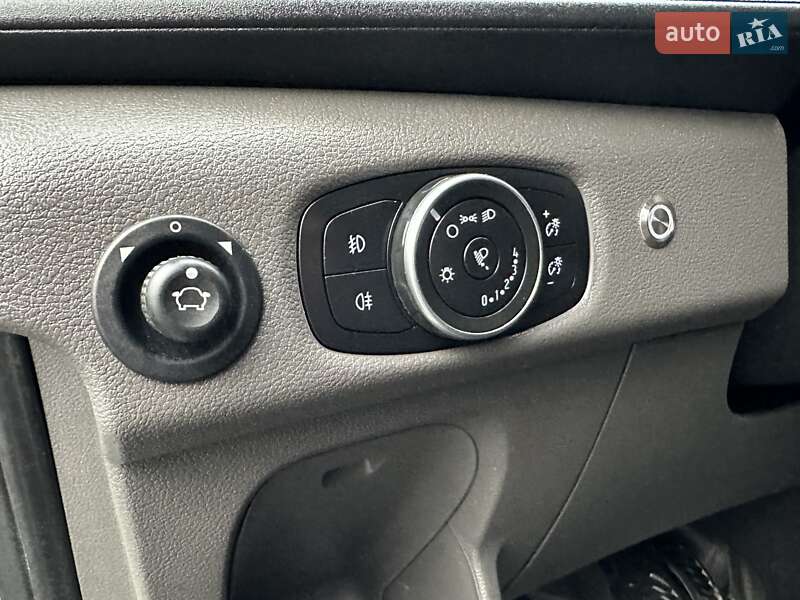 Грузовой фургон Ford Transit 2020 в Ровно