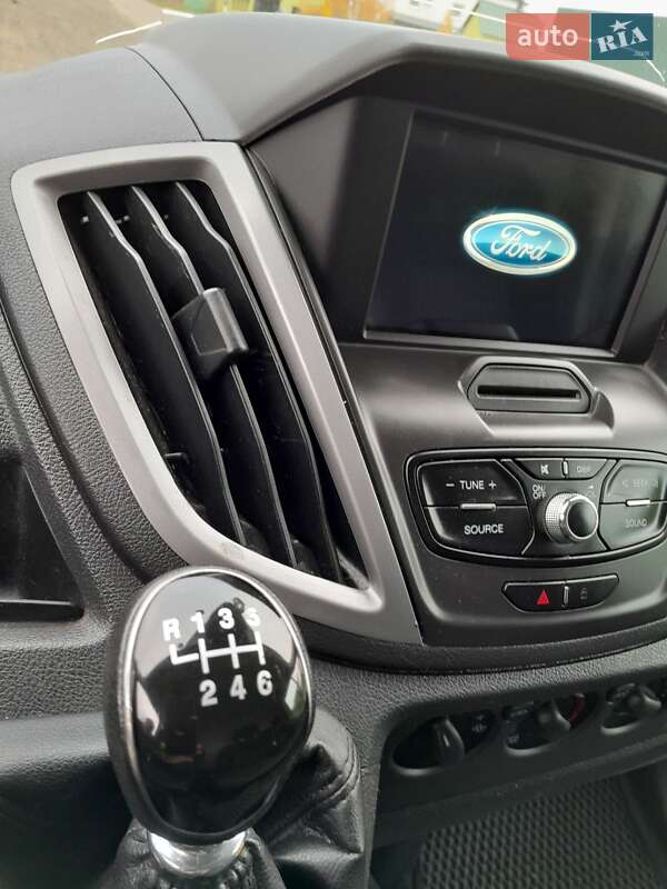 Вантажний фургон Ford Transit 2018 в Новоархангельську