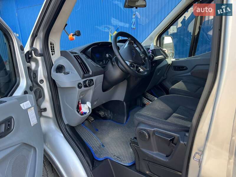 Вантажопасажирський фургон Ford Transit 2015 в Києві