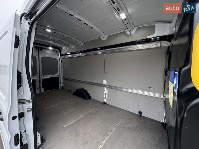 Грузовой фургон Ford Transit 2019 в Умани