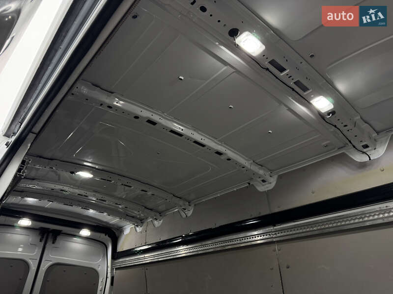 Грузовой фургон Ford Transit 2019 в Умани