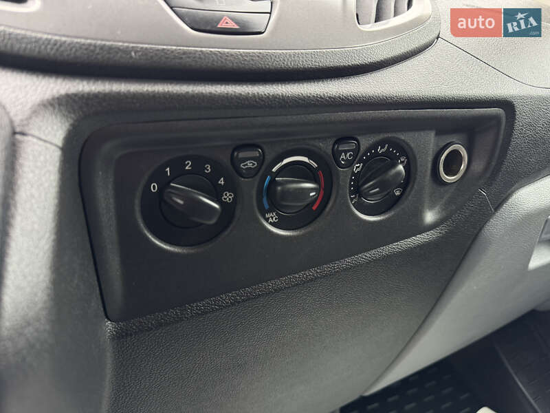 Грузовой фургон Ford Transit 2019 в Умани