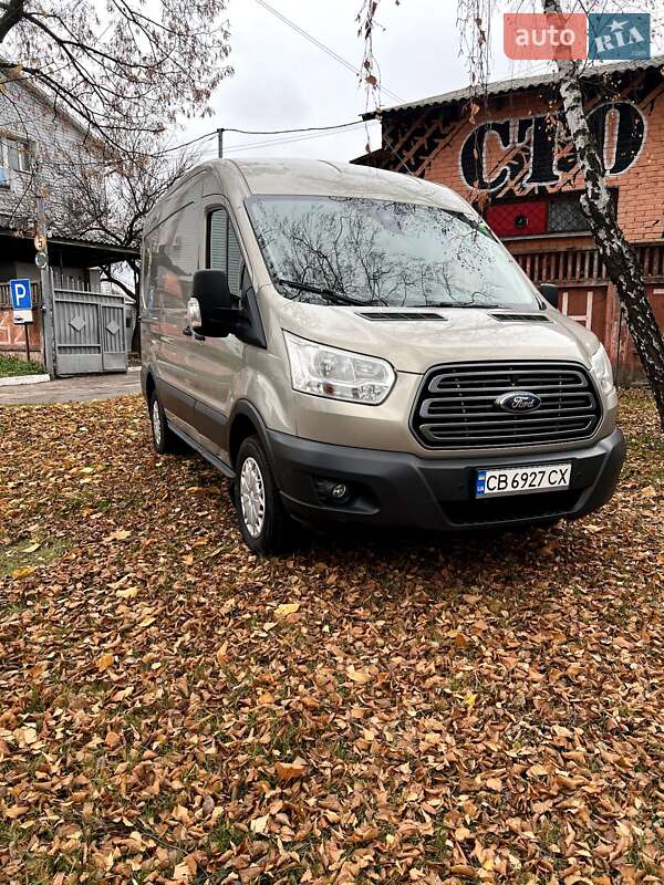 Вантажний фургон Ford Transit 2015 в Чернігові