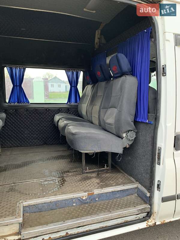 Грузопассажирский фургон Ford Transit 2000 в Николаеве