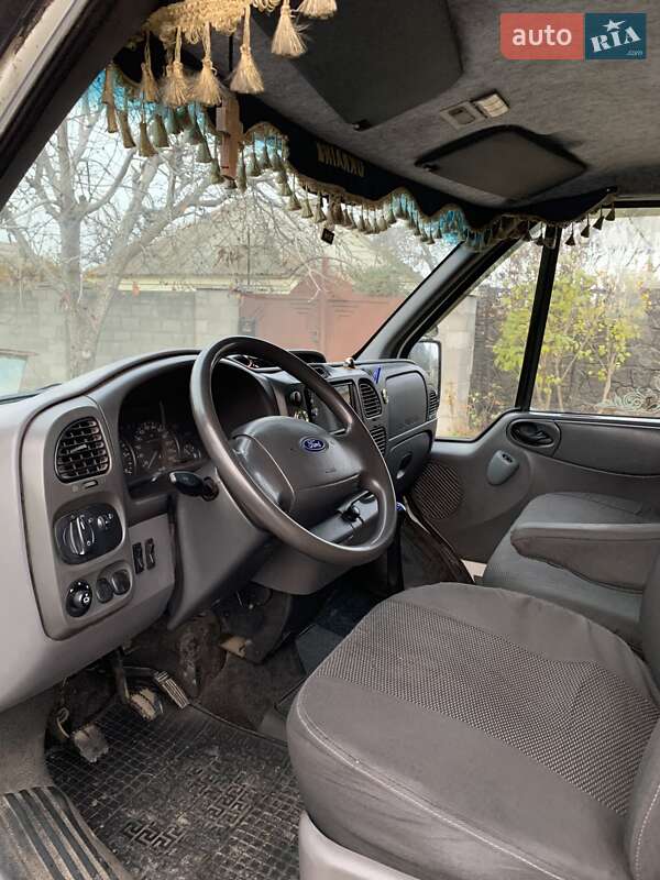 Грузопассажирский фургон Ford Transit 2000 в Николаеве