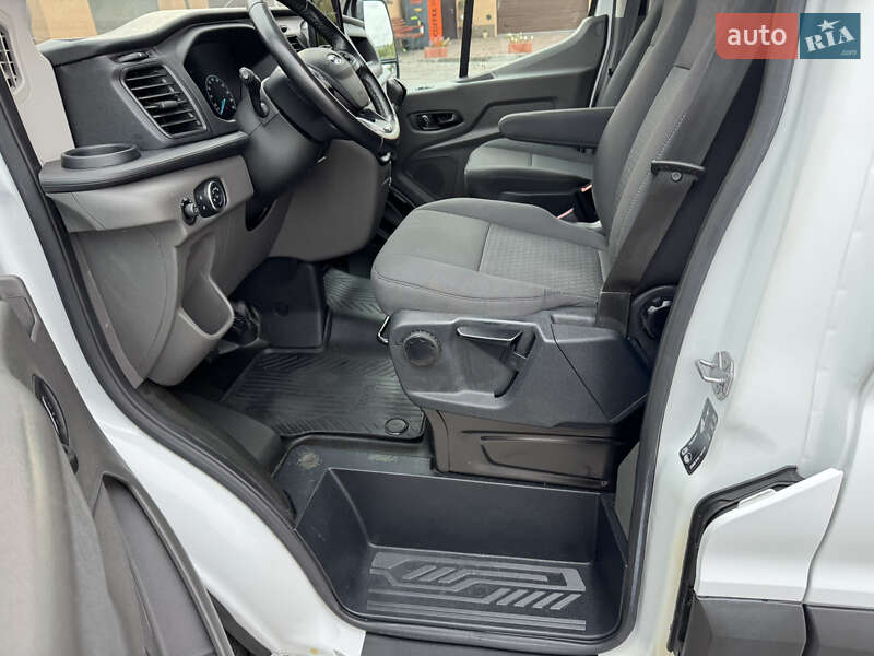 Вантажний фургон Ford Transit 2021 в Ірпені