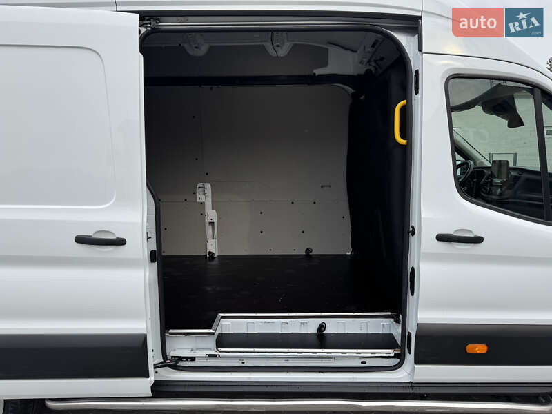 Вантажний фургон Ford Transit 2021 в Ірпені