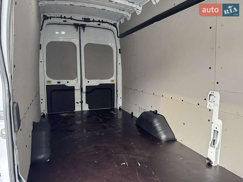 Вантажний фургон Ford Transit 2021 в Ірпені