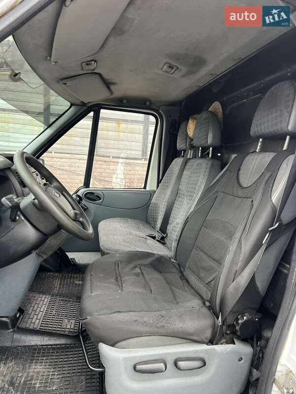 Грузовой фургон Ford Transit 2006 в Киеве фото 9 Грузовой фургон Ford Transit 2006 в Киеве