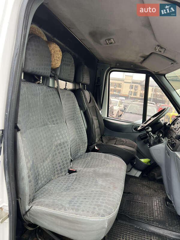 Грузовой фургон Ford Transit 2006 в Киеве фото 11 Грузовой фургон Ford Transit 2006 в Киеве