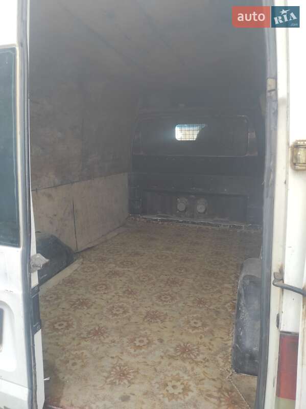 Вантажний фургон Ford Transit 2002 в Виноградові