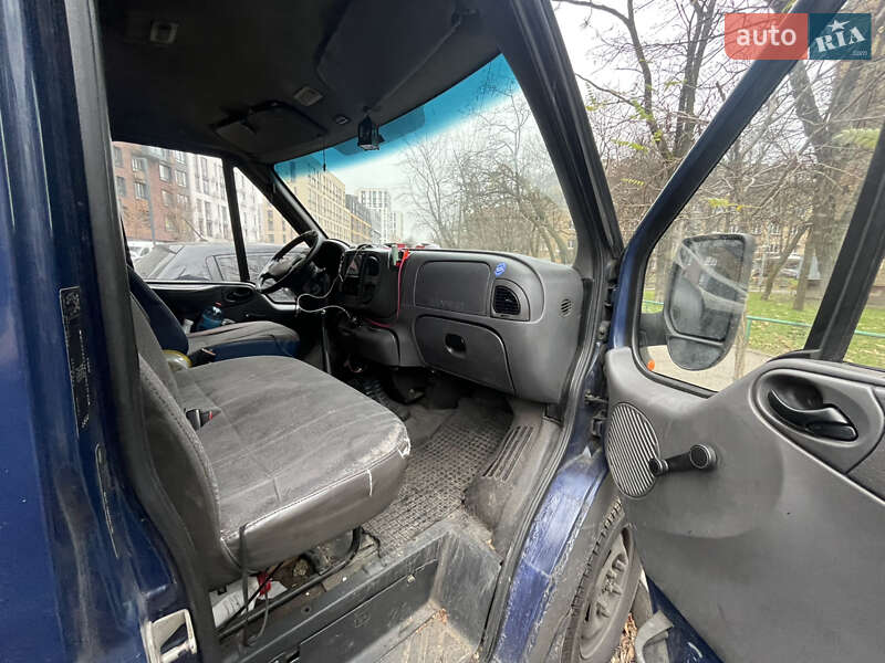 Вантажний фургон Ford Transit 2005 в Києві