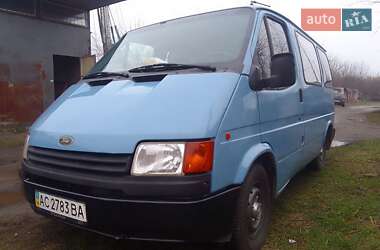 Грузовой фургон Ford Transit 1988 в Луцке