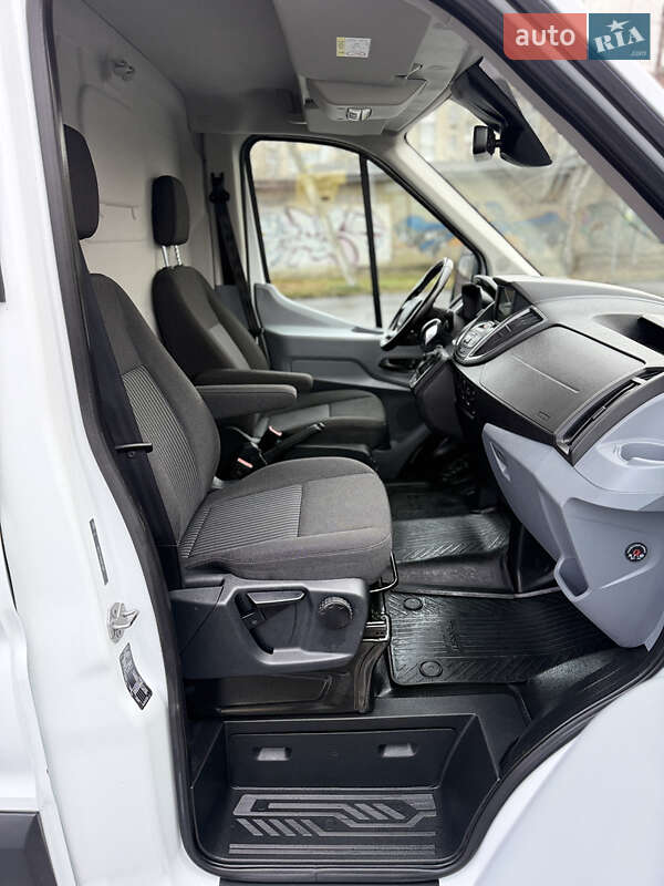 Грузовой фургон Ford Transit 2019 в Ровно
